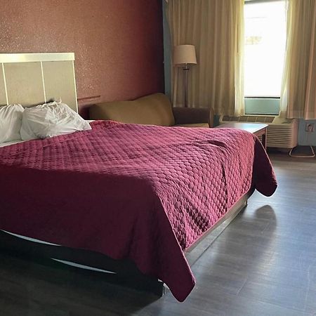 Mayfair Inn ウィリアムストン エクステリア 写真