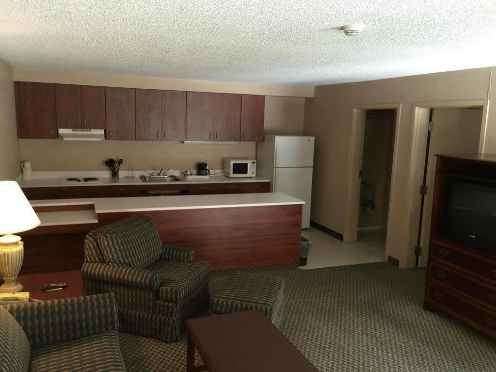 Mayfair Inn ウィリアムストン エクステリア 写真